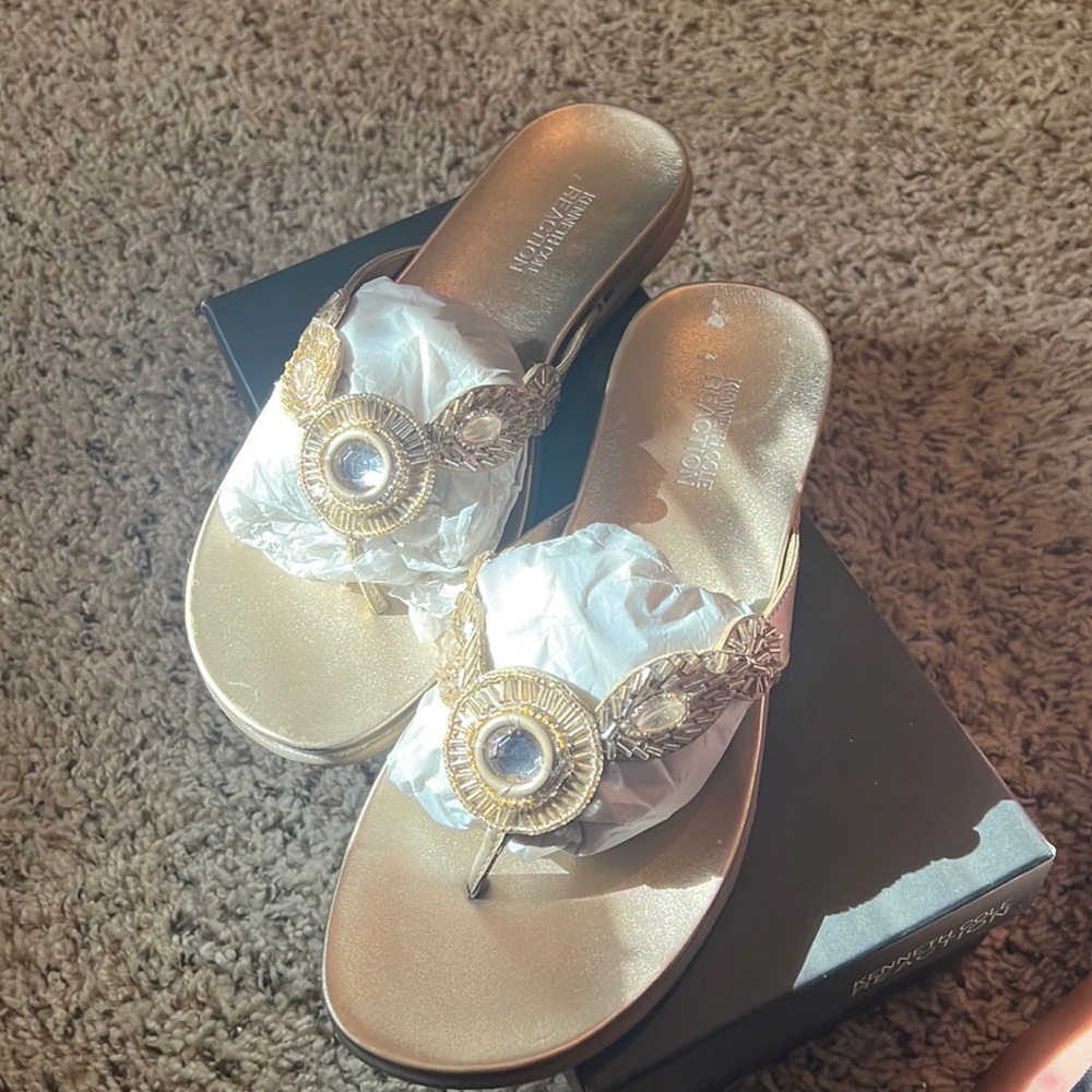 Gold Kenneth Cole sparkly flip-flops